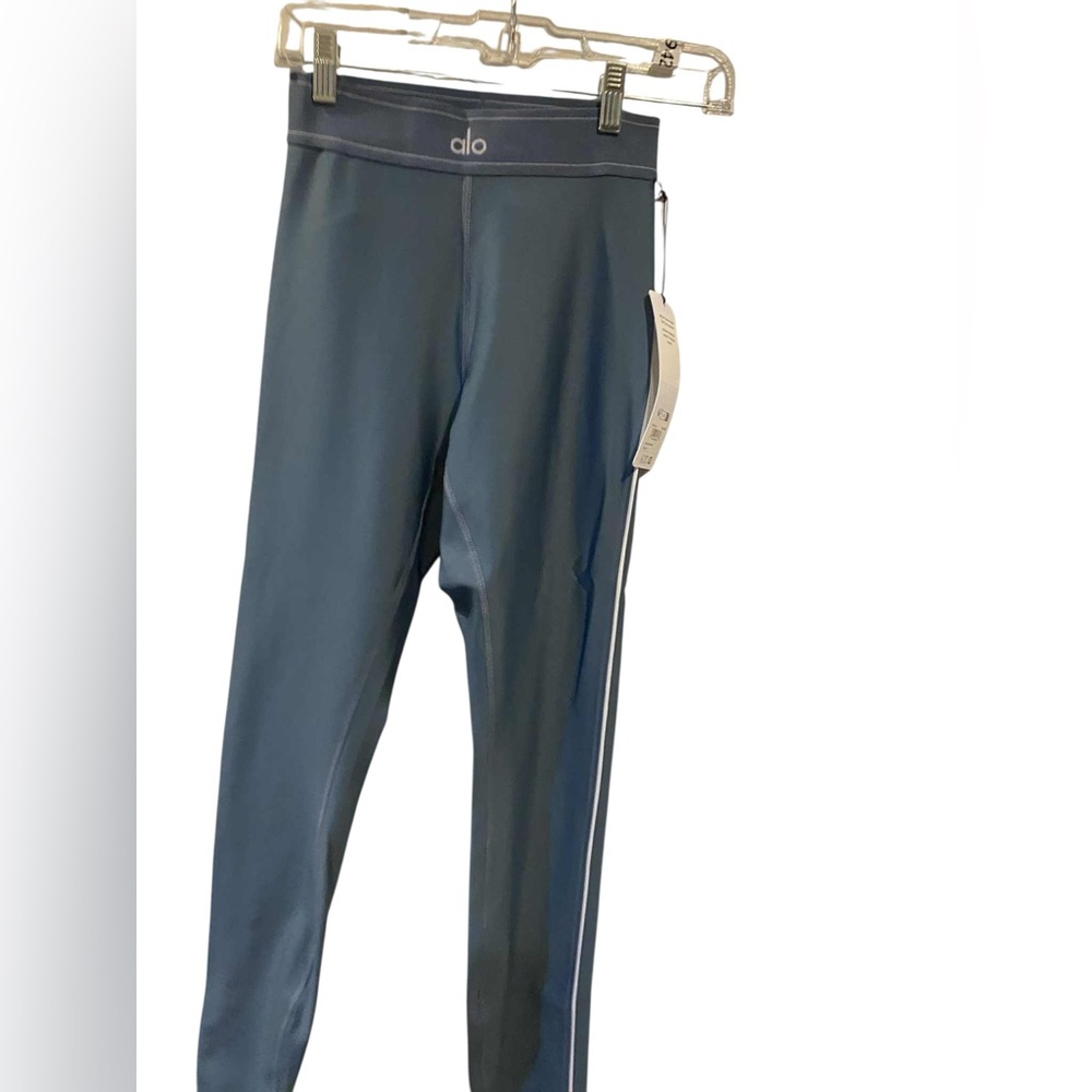 NWT Alo Yoga suit up leggings BLUESTONE/WHITE Size S - Picture 3 of 5